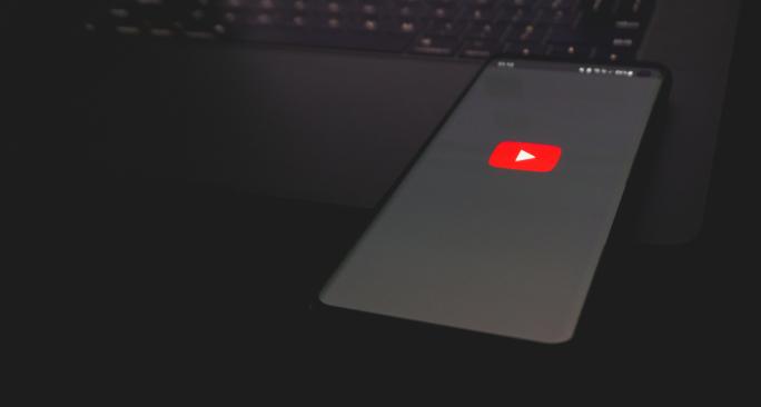 Using YouTube Shorts to grow your channel (Unsplash/Azamat E)